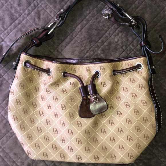 Dooney & Bourke Handbags - Dooney and Bourke Brown Handbag